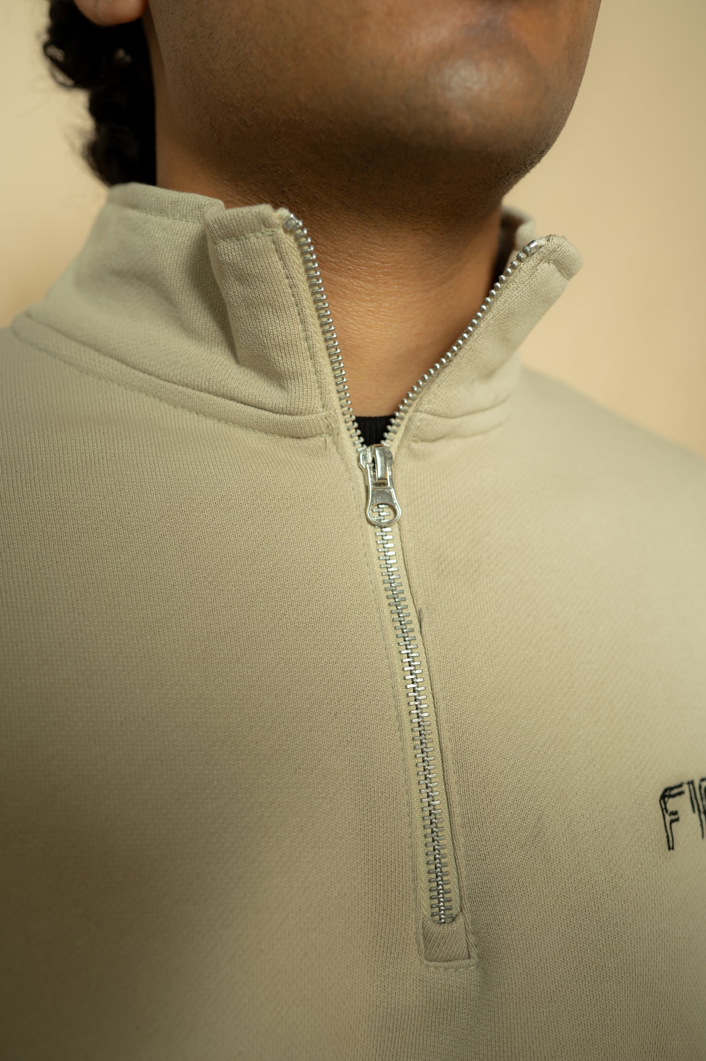 BEIGE QUARTER ZIP SWEATSHIRT