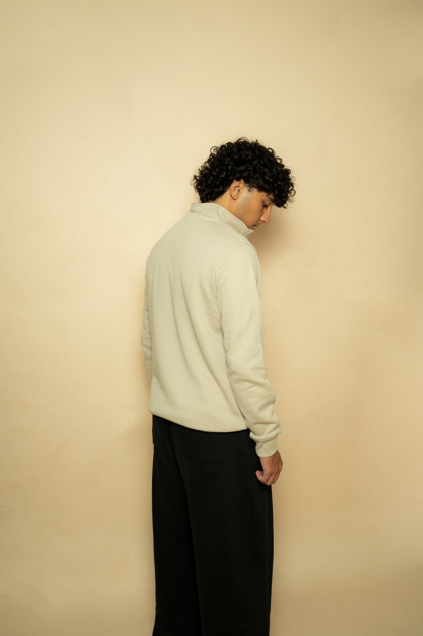 BEIGE QUARTER ZIP SWEATSHIRT